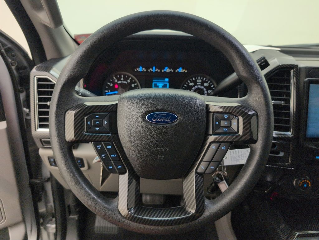 Used 2016 Silver Ford XLT image 33
