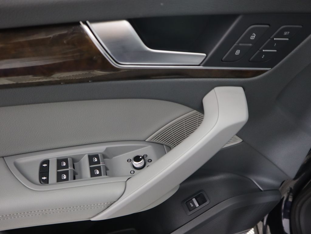 Thumbnail: 2019 Audi Q5 - 24