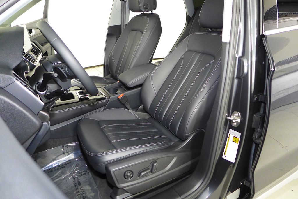 Thumbnail: 2023 Audi Q5 - 22