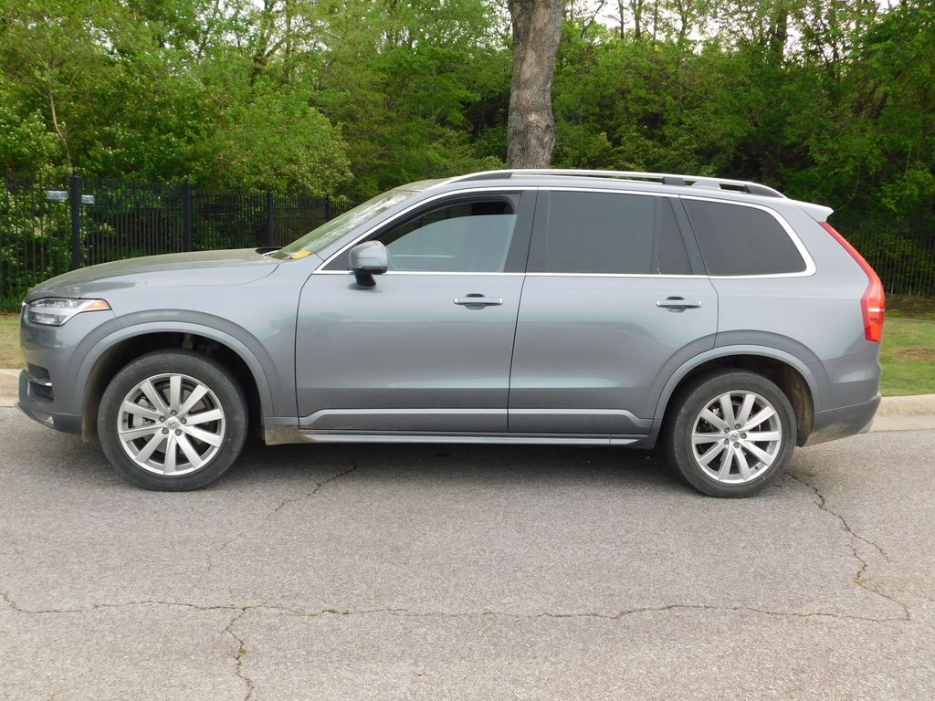 2017 Volvo XC90 T6 Momentum 2