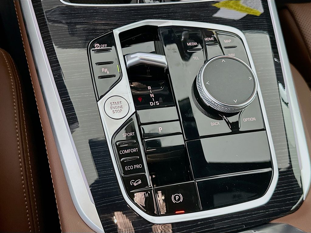 Thumbnail: 2026 BMW X5 - 15