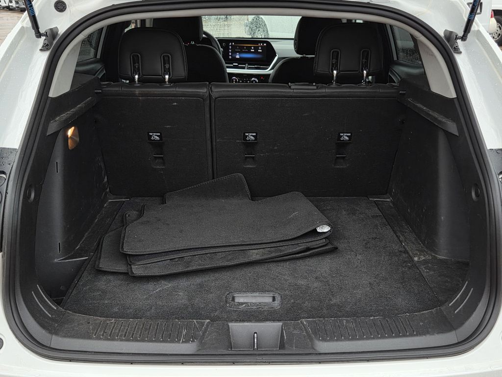 Used 2025 Chevrolet Trax SUV