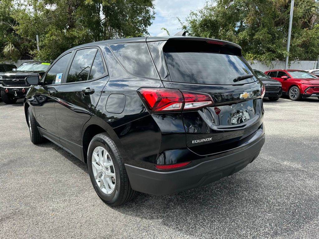 2022 Chevrolet Equinox LS 6