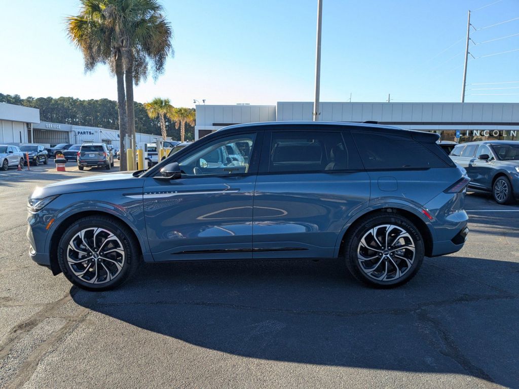 2025 Lincoln Nautilus Reserve