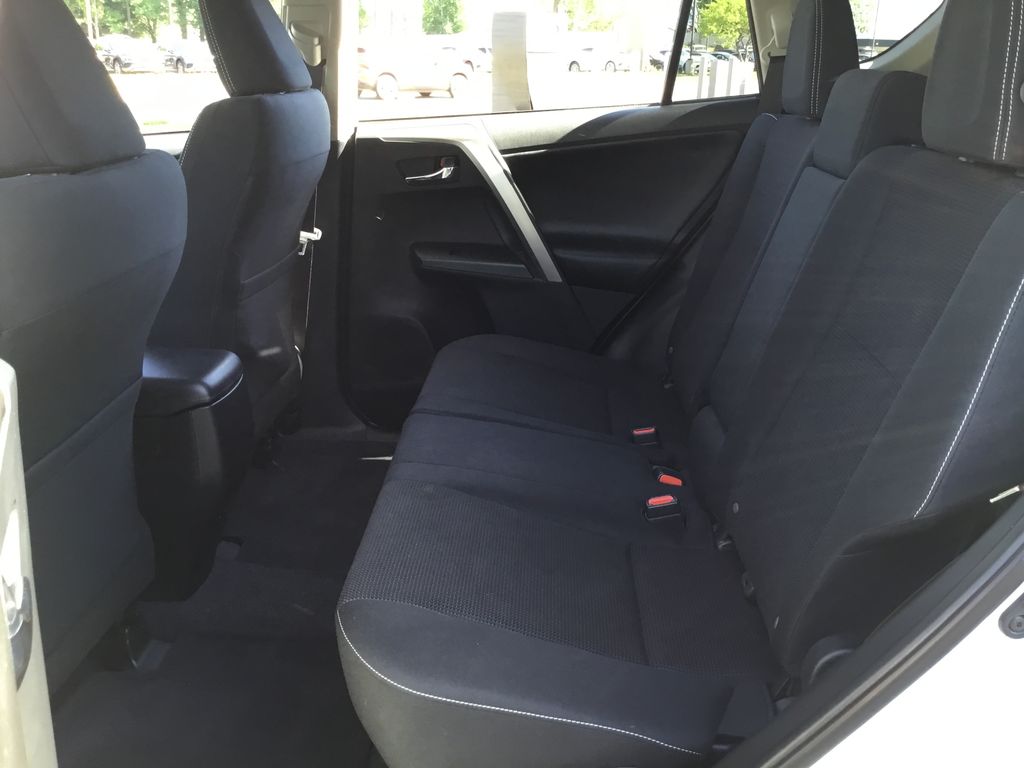 Thumbnail: 2018 Toyota RAV4 - 16