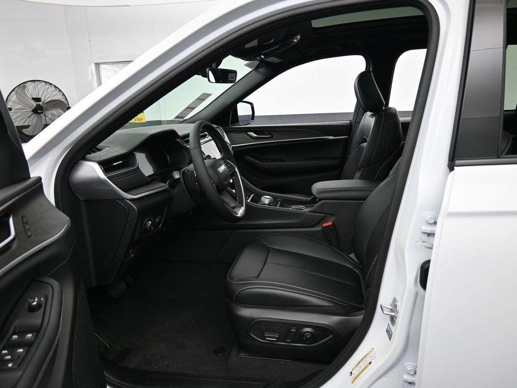 New 2025 Bright White Clearcoat Jeep Limited image 12