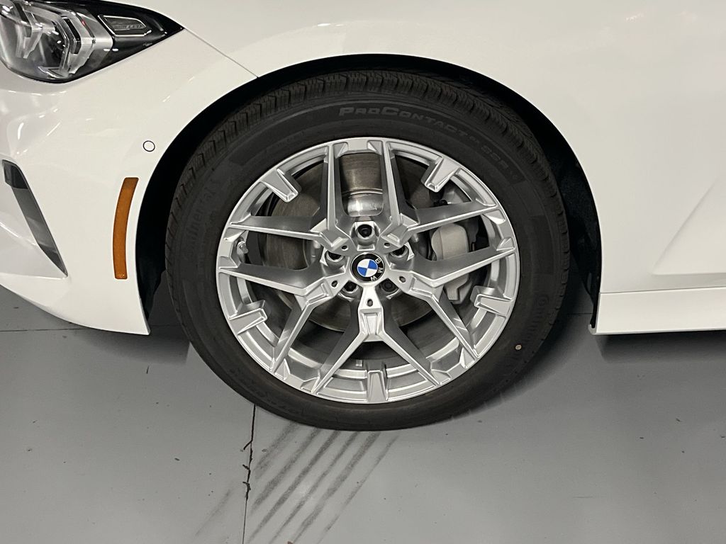 Thumbnail: 2025 BMW 3 Series - 10