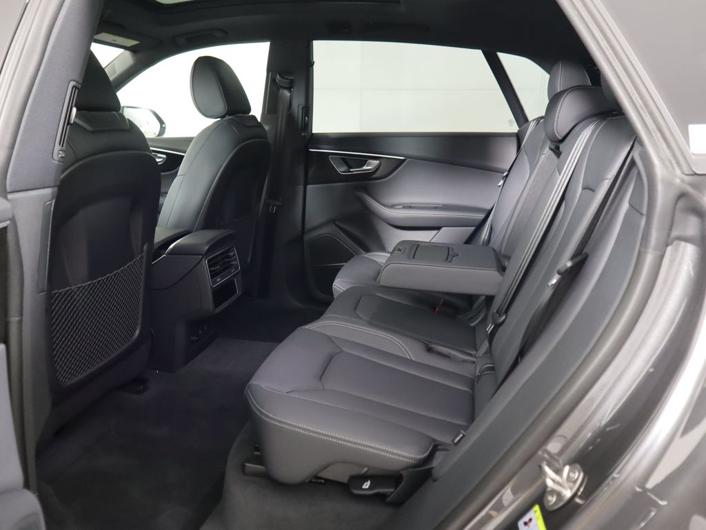 Thumbnail: 2026 Audi Q8 - 22