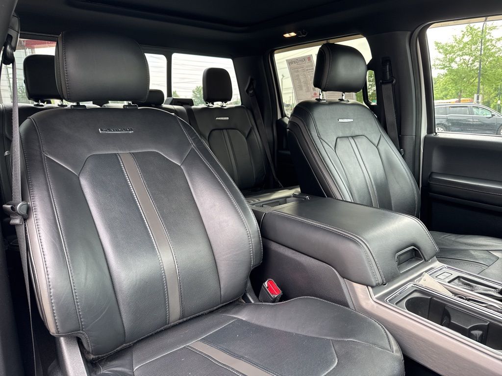 2016 Ford F-150 Platinum photo
