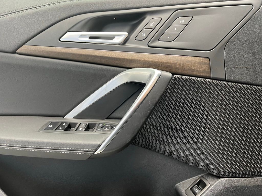 Thumbnail: 2025 BMW X1 - 20