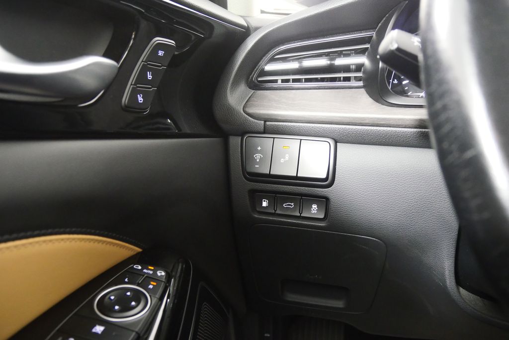 2020 Kia Cadenza Limited 18