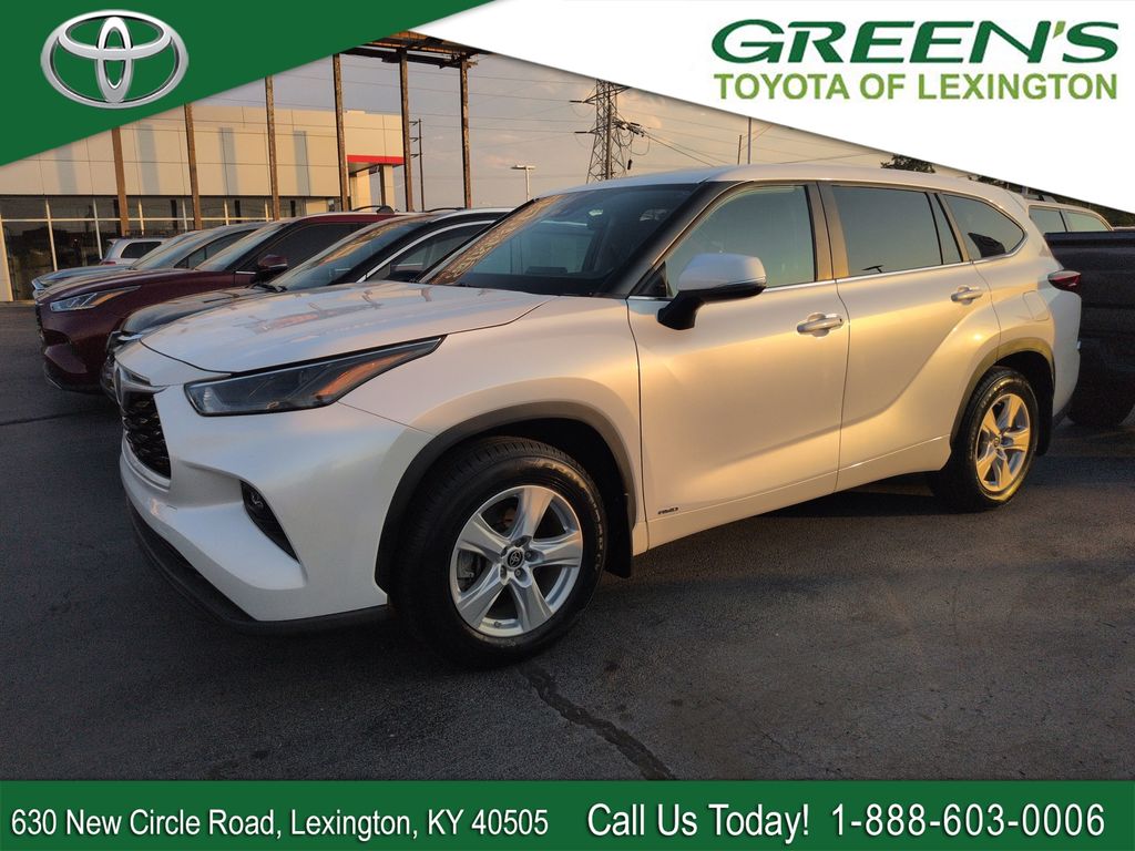  2023 Toyota Highlander Hybrid LE AWD   