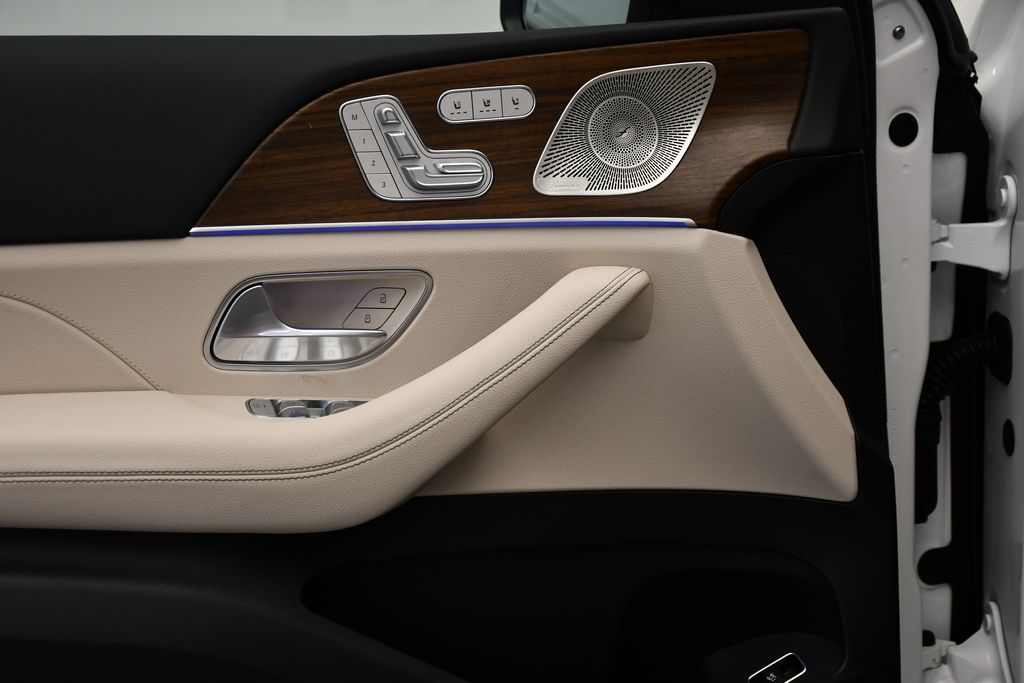 Thumbnail: 2025 Mercedes-Benz GLE - 32