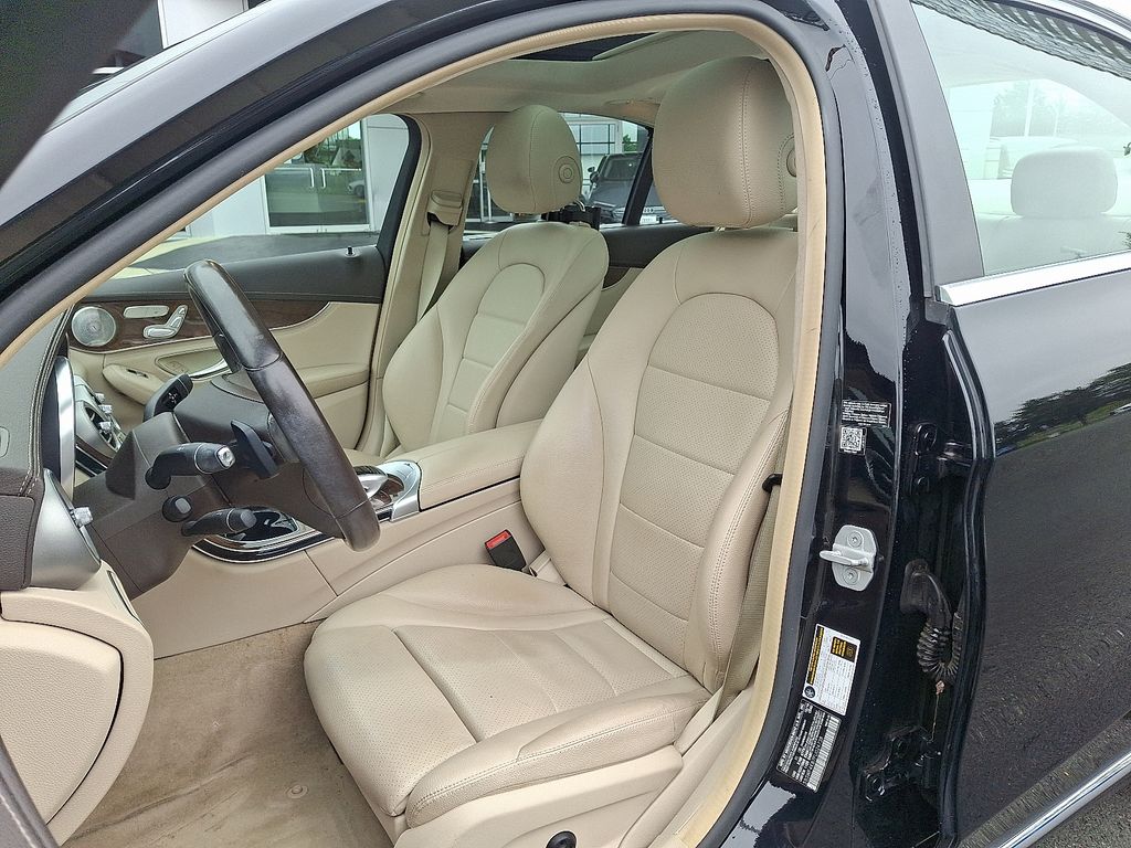 Thumbnail: 2015 Mercedes-Benz C-Class - 13