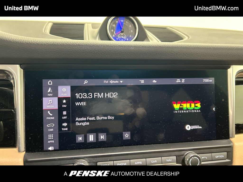 Thumbnail: 2020 Porsche Macan - 16