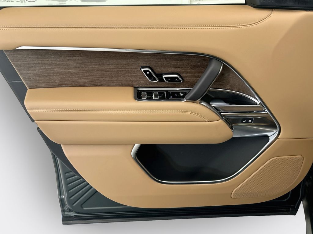 Thumbnail: 2026 Land Rover Range Rover - 23