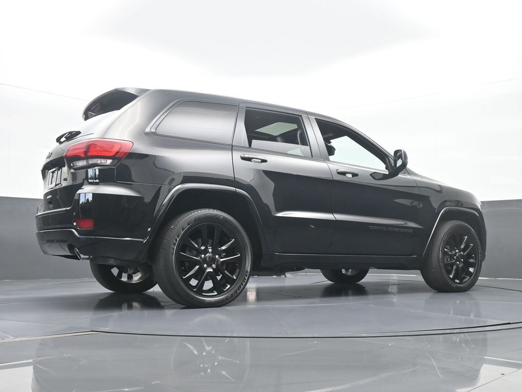 Used 2020 Diamond Black Crystal Pearlcoat Jeep Altitude image 61