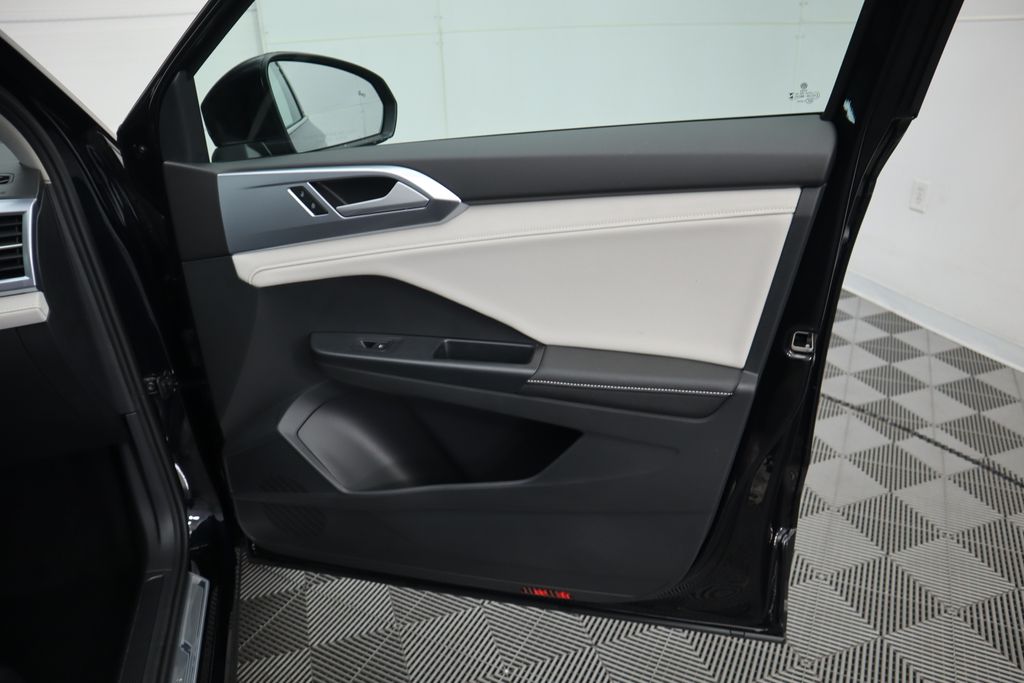 2025 Volkswagen Taos SE 26
