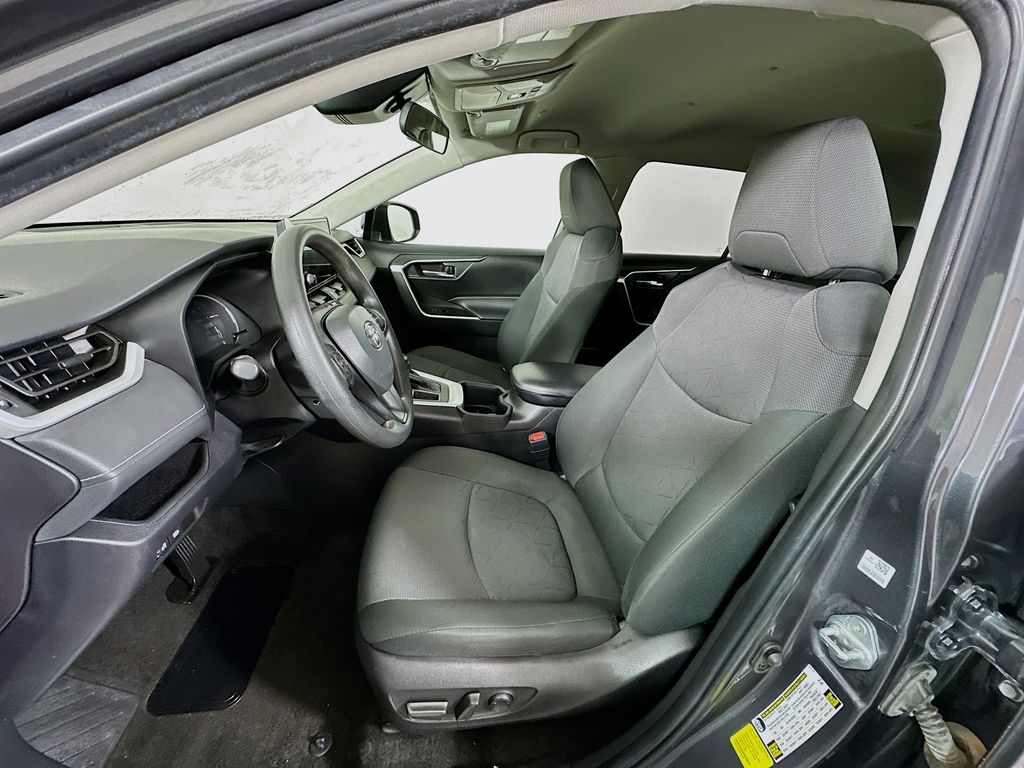 Thumbnail: 2024 Toyota RAV4 - 21