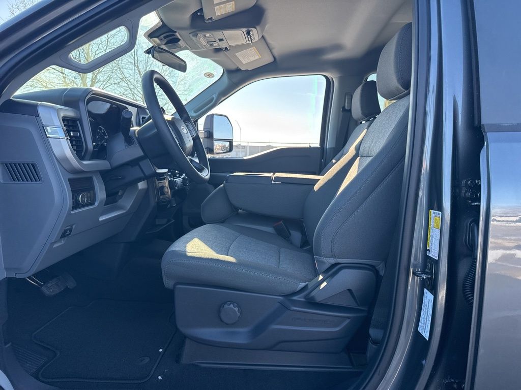 New 2026 Gray Ford XL image 10