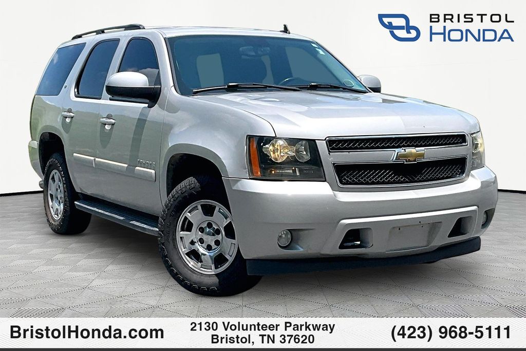 Silver Birch Metallic 2007 Chevrolet Tahoe SUV / Crossover Four-Wheel Drive 4-Speed Automatic Overdrive