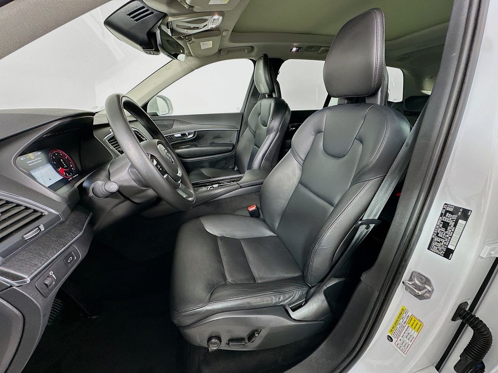 Thumbnail: 2020 Volvo XC90 - 21