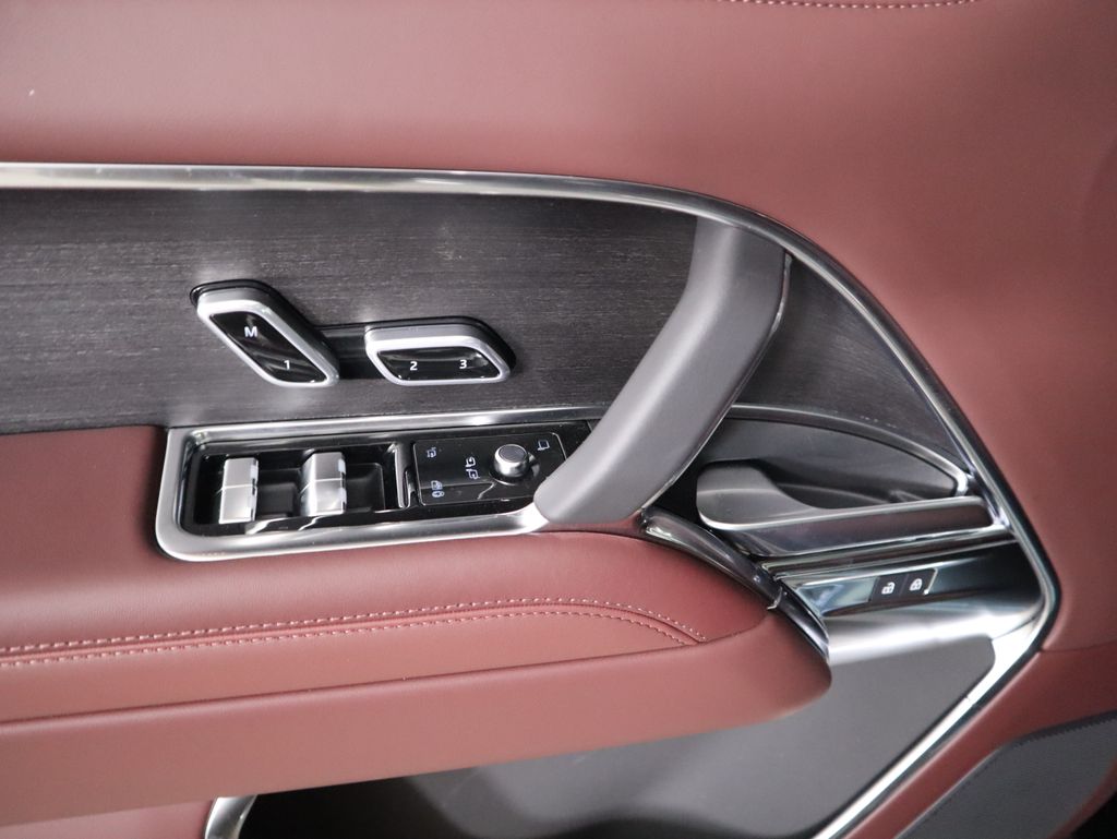 Thumbnail: 2025 Land Rover Range Rover - 25