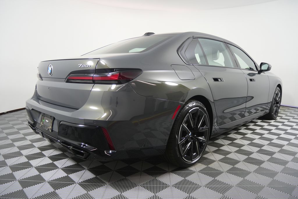 Thumbnail: 2023 BMW 7 Series - 3