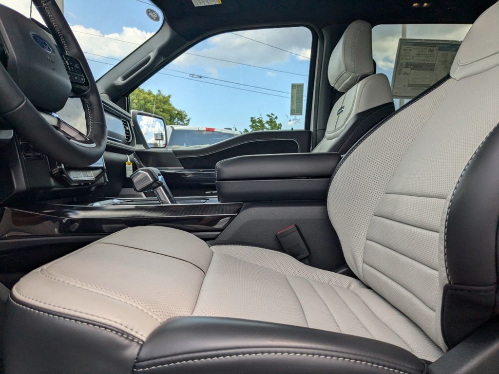 2025 Ford F-150 Lightning Platinum