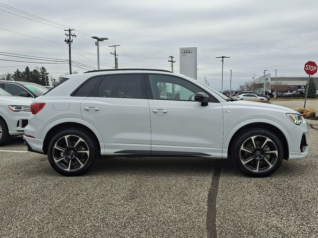 Thumbnail: 2025 Audi Q3 - 7