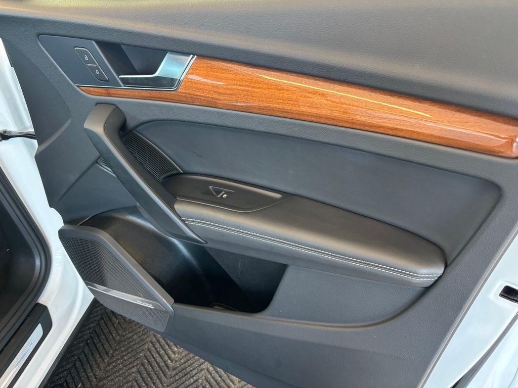 2023 Audi Q5 45 S line Premium