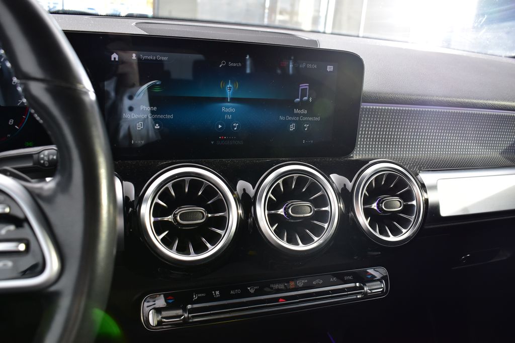 Thumbnail: 2022 Mercedes-Benz GLB - 18