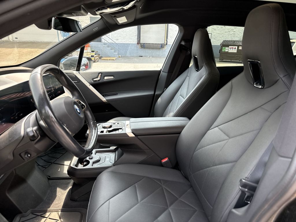 Thumbnail: 2024 BMW iX - 3