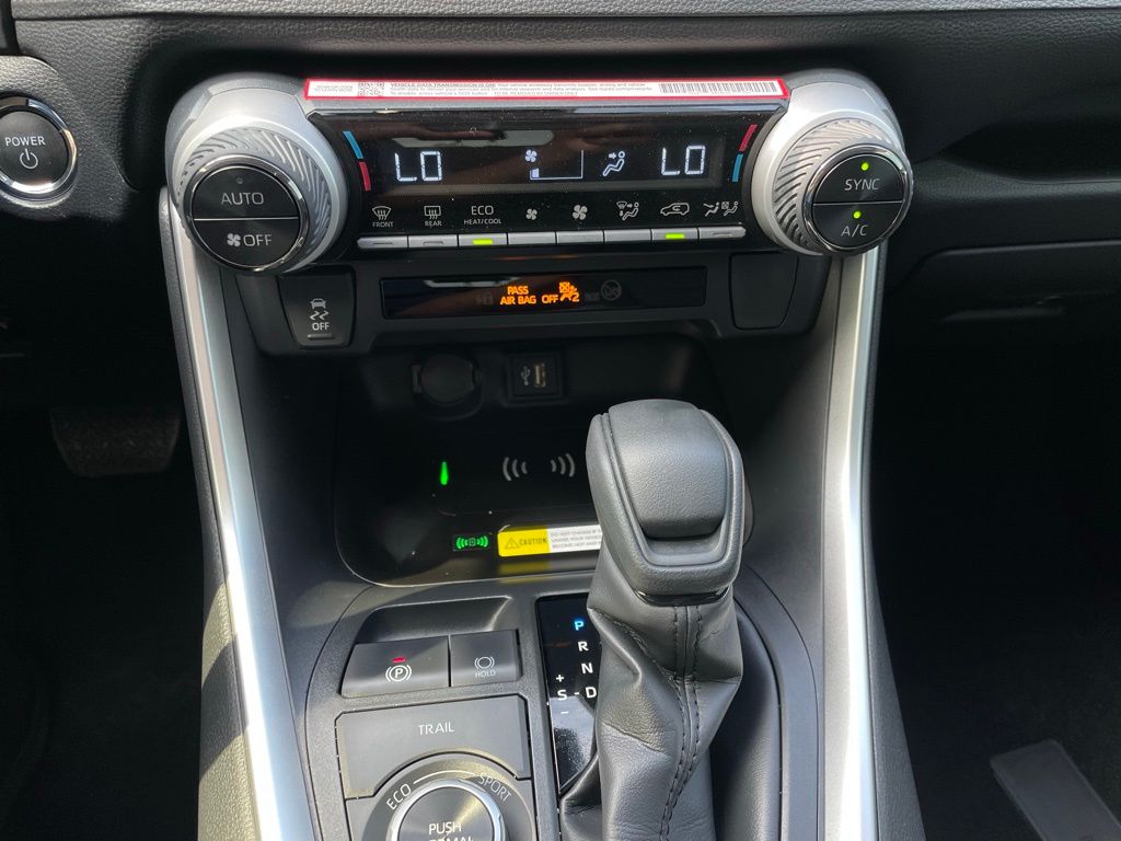 Thumbnail: 2025 Toyota RAV4 - 18