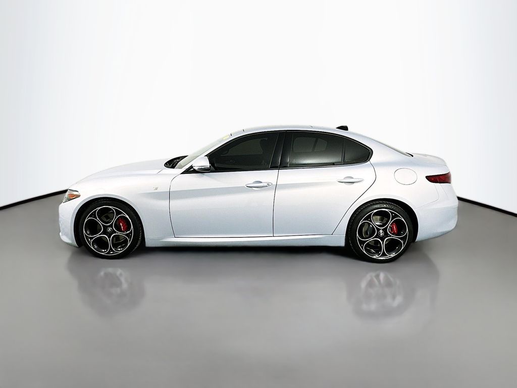 2022 Alfa Romeo Giulia Ti 8