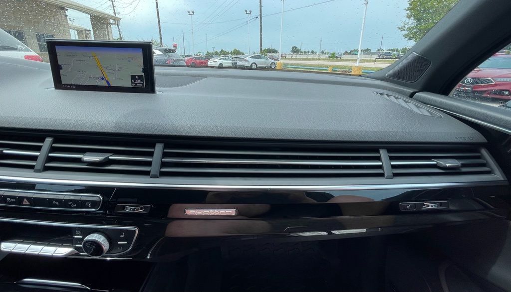 2017 Audi Q7 2.0T Premium Plus Black at Autostrade