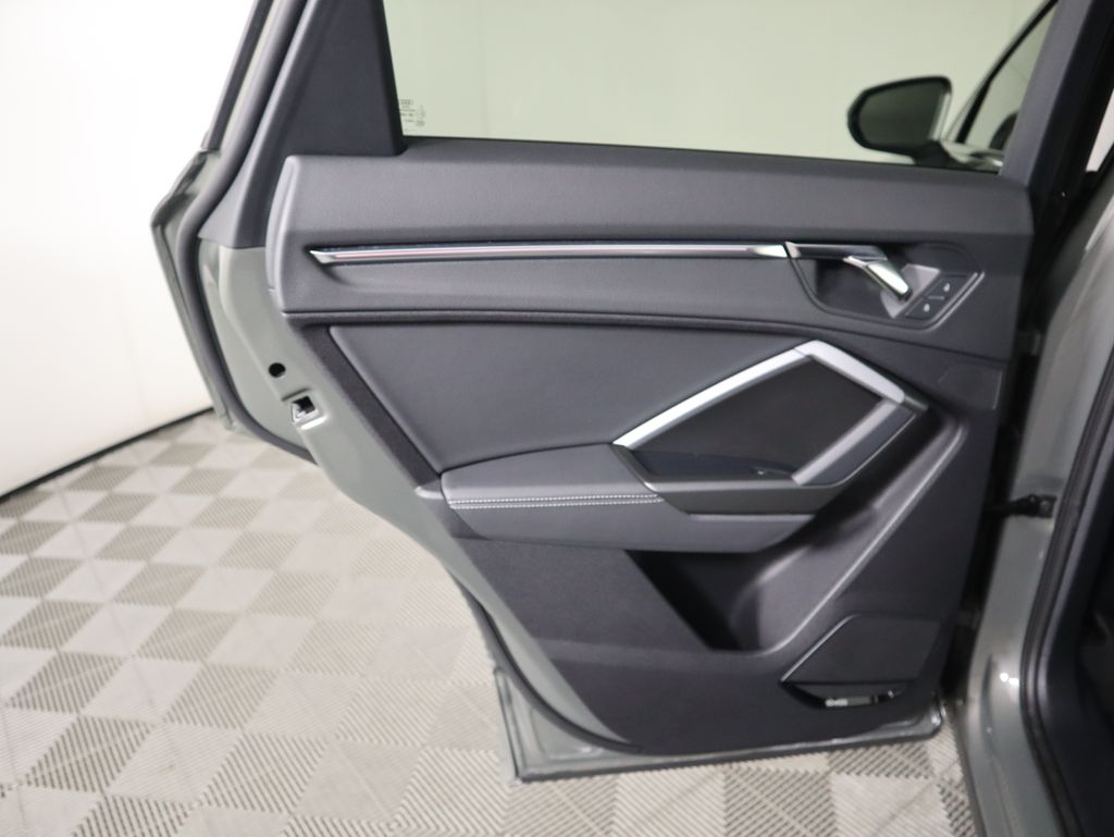 Thumbnail: 2022 Audi Q3 - 27