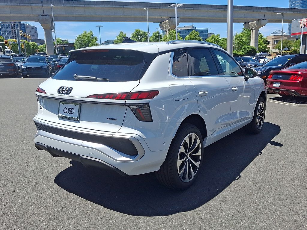 Thumbnail: 2026 Audi Q3 - 3