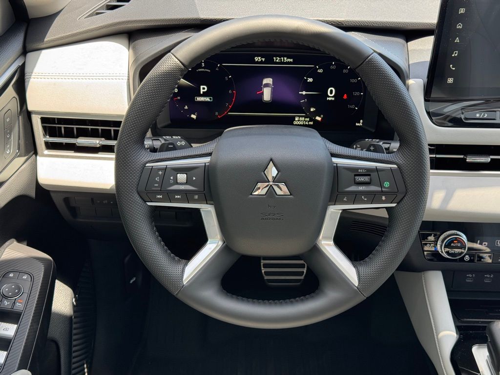 2025 Mitsubishi Outlander SEL photo 14