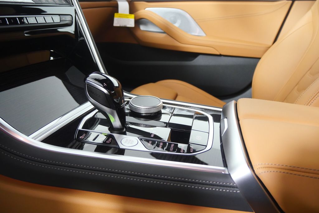 Thumbnail: 2026 BMW 8 Series - 22