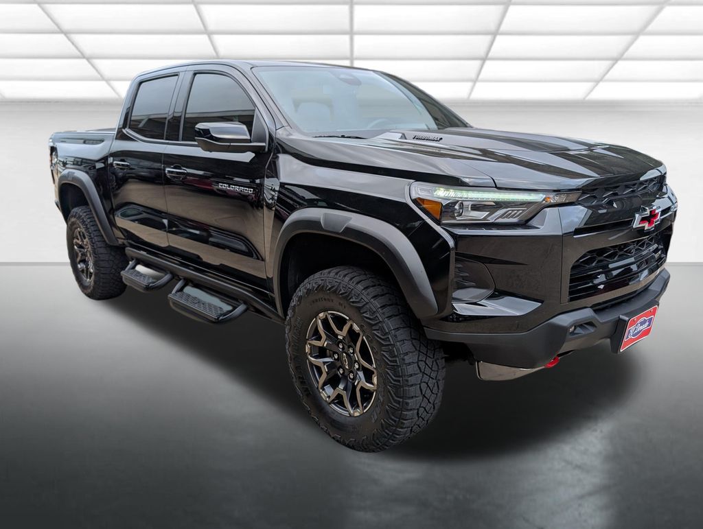 Black 2025 Chevrolet Colorado Pickup Truck Four-Wheel Drive 8-Speed Automatic