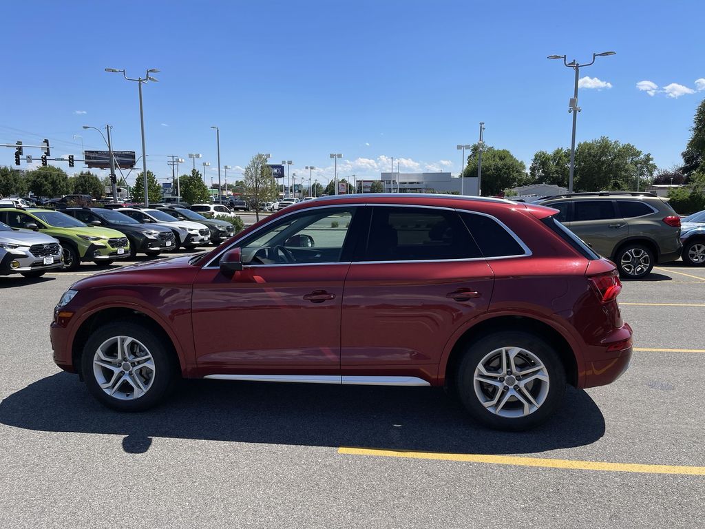 View vehicle photo 4