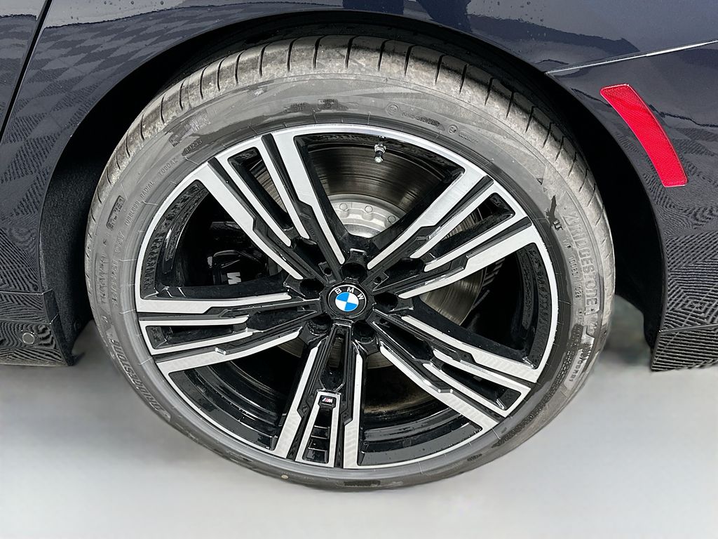 Thumbnail: 2026 BMW 7 Series - 23