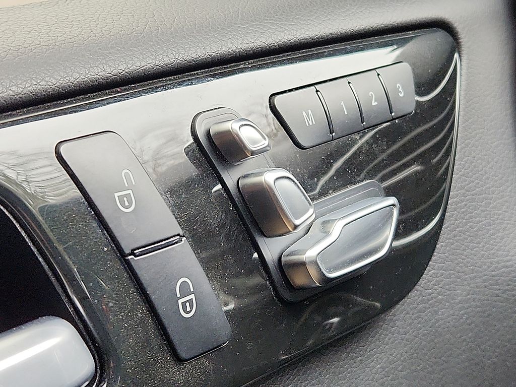 Thumbnail: 2018 Mercedes-Benz GLE - 25