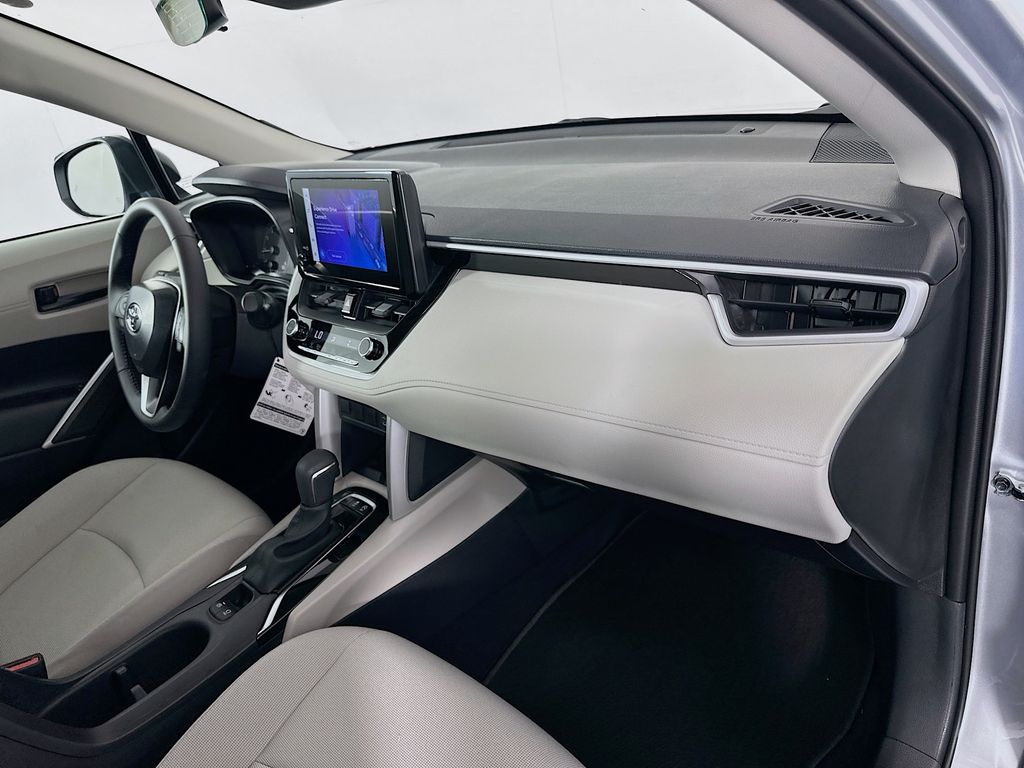 Thumbnail: 2025 Toyota Corolla Cross - 29