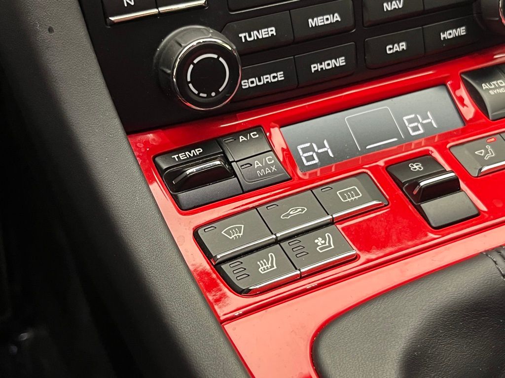 Thumbnail: 2018 Porsche 911 - 18