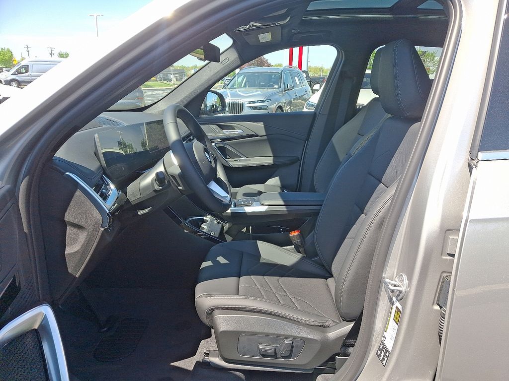 2025 BMW X1 xDrive28i 6