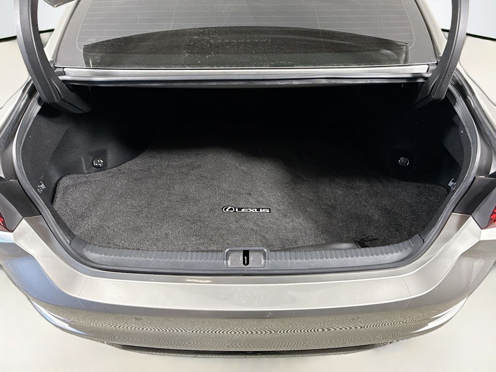 Thumbnail: 2021 Lexus ES - 28