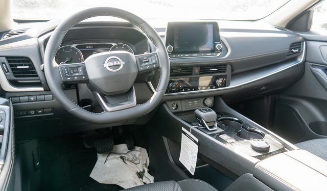 2026 Nissan Rogue SV - 7