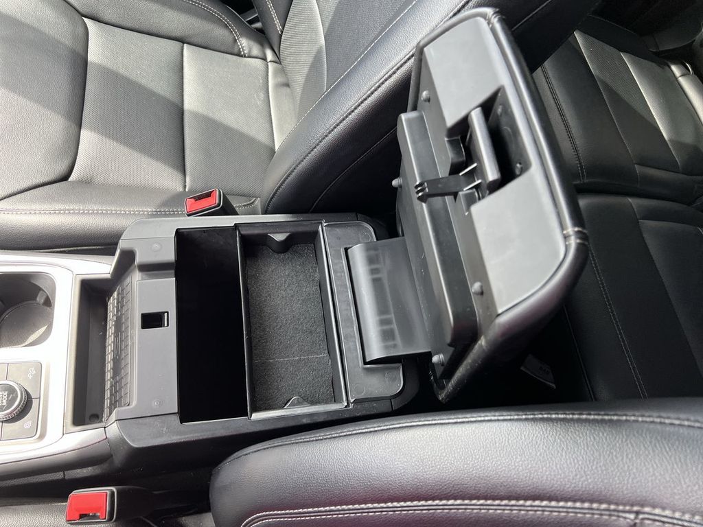 2023 Ford Explorer Limited photo